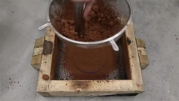 Mermi kovanlarından yaptığı şeye çok şaşıracaksınız