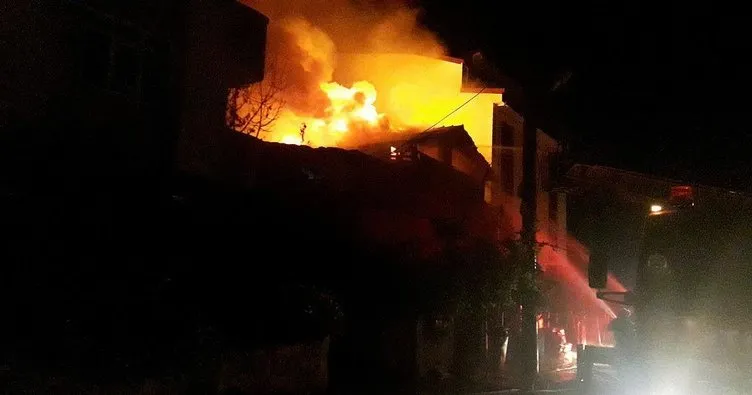 Ev yandı: 2 çocuk öldü, 3 çocuk yaralandı