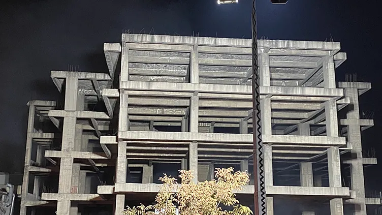 Yer Zeytinburnu: Elektrik kablosu üreten iş yerinde çıkan yangın saatler sonra söndürüldü!