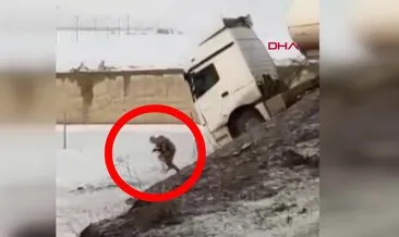 Buzlu yolda kayan tanker devrildi, görevli asker son anda kurtuldu #agri