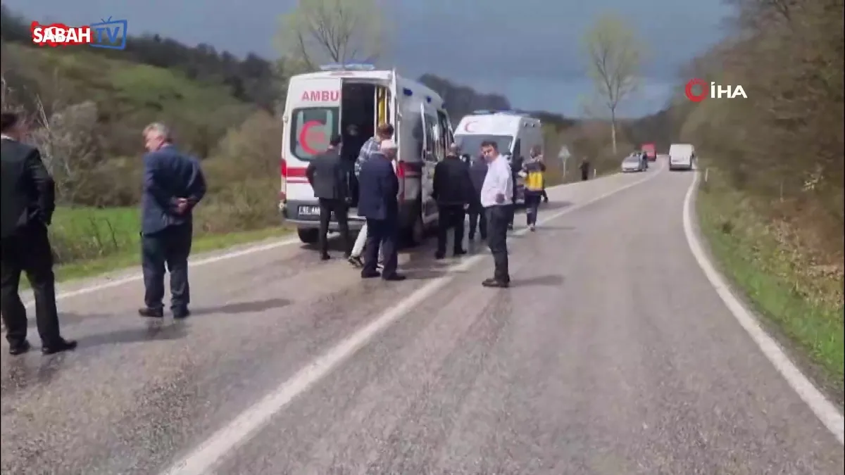 Giresun’dan Sinop’a gelen aile otomobille tarlaya uçtu: 5 yaralı | Video videosunu izle Giresun’dan Sinop’a gelen aile otomobille tarlaya uçtu: 5 yaralı | Video videosunu izle
