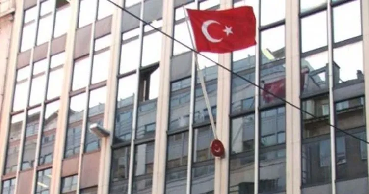 Brüksel’deki Türk konsolosluğuna ’boyalı’ saldırı