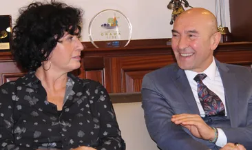 CHP’li Tunç Soyer’in eşi Neptün Soyer’den Charlie Hebdo’ya skandal destek!