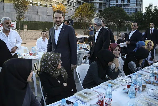 Bakan Albayrak Kartal’da vatandaşlarla bir araya geldi - 2