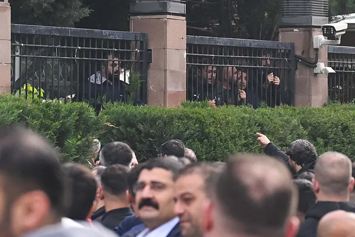 son-dakika-kemal-kilicdaroglu-destekcelerine-mafya-benzetmesi-chpli-murat-emir-kurultay-cagrisini-yineledi-1779619835447.jpg