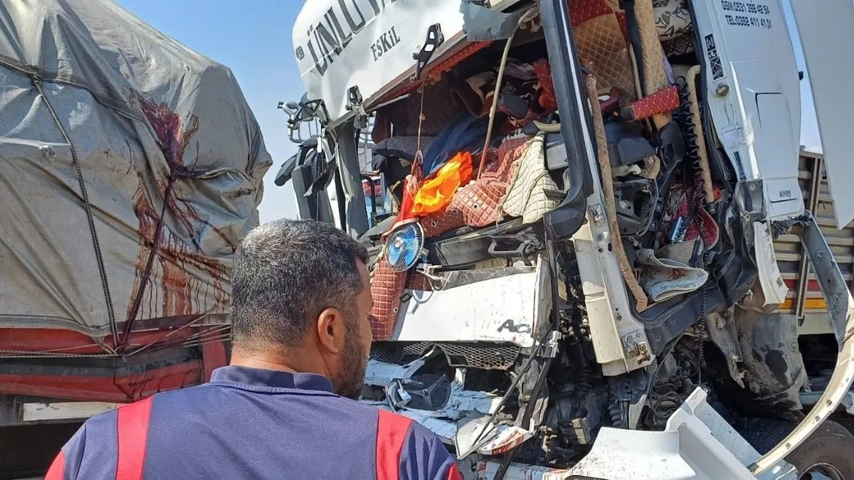 Otobanda zincirleme kaza: 1 ölü, 4 yaralı