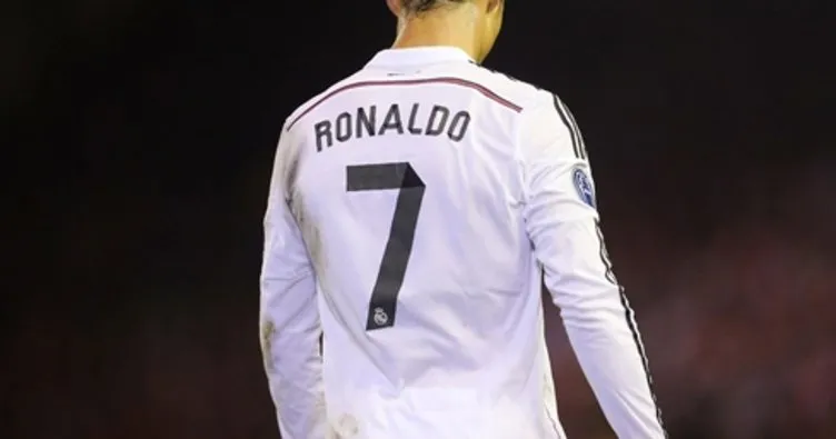 Ronaldo neden 7 numara giyiyor?