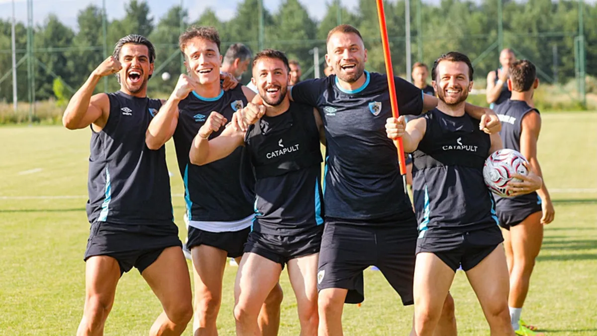 Erzurumspor FK ile Alanyaspor hazırlık maçında karşılaşacak Erzurumspor FK ile Alanyaspor hazırlık maçında karşılaşacak