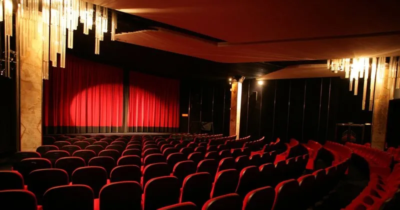 tiyatro rakamlarinda buyuk artis son