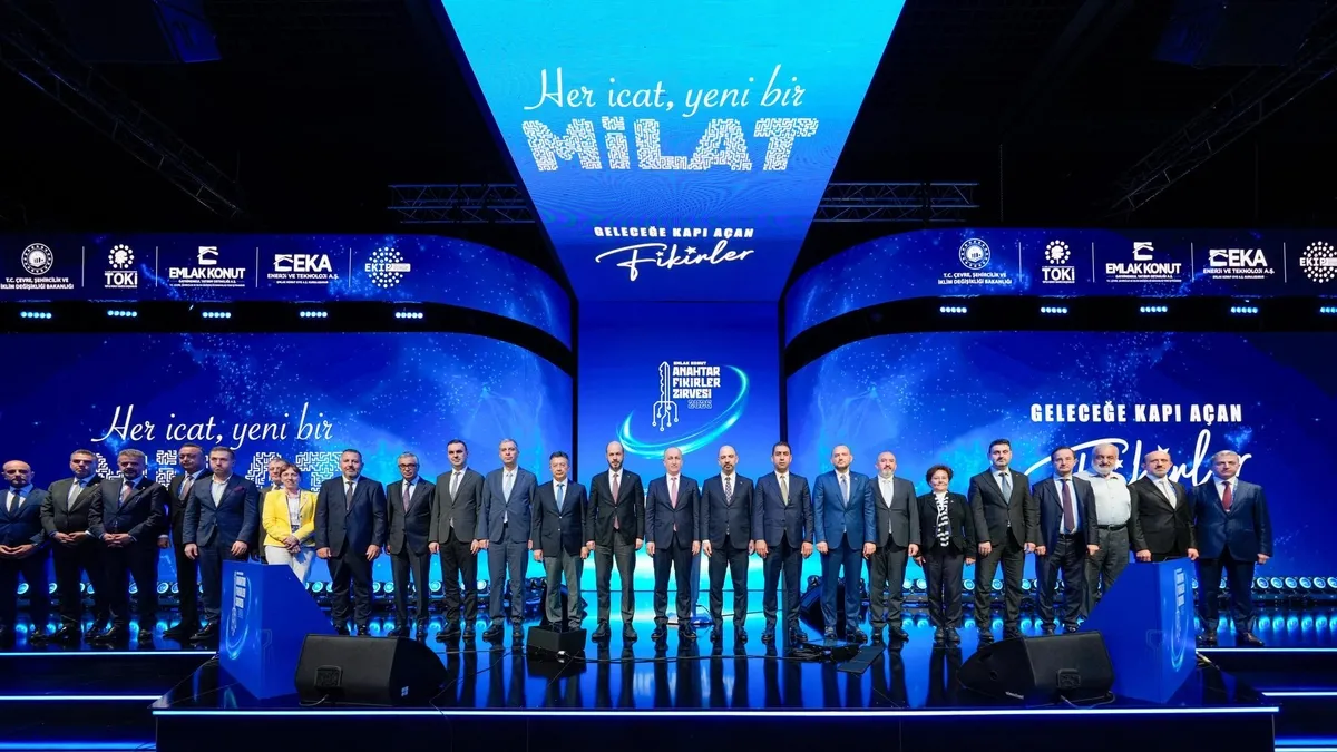 Emlak Konut Anahtar Fikirler Zirvesi teknoloji, yatırım ve girişimcilik ekosistemini buluşturdu Emlak Konut Anahtar Fikirler Zirvesi teknoloji, yatırım ve girişimcilik ekosistemini buluşturdu