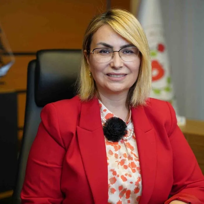 AK Parti’ye geçen Altınova Belediye Başkanı Yasemin Fazlaca ilk kez GÜNAYDIN’a konuştu: CHP’nin kirli yüzünü anlattı! Meclis üyesi şantaj yaparak illegal işlerini yaptırmak istedi