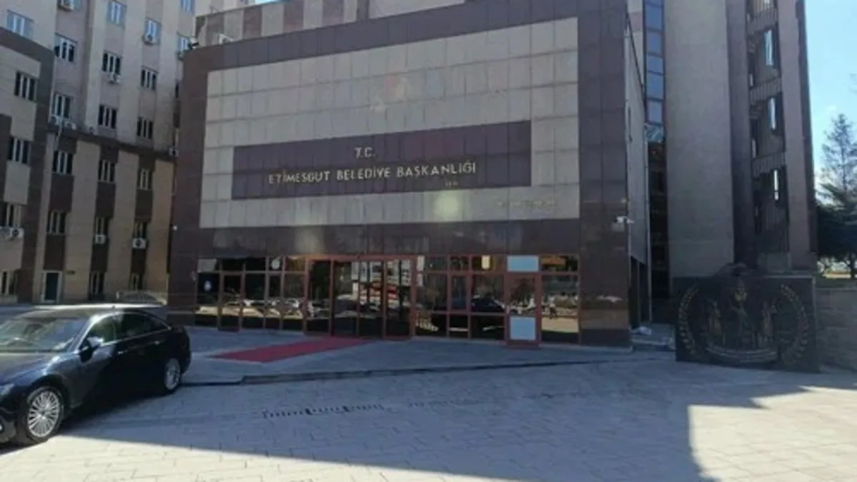 SON DAKİKA | Etimesgut Belediyesi'ne 2. dalga yolsuzluk operasyonu! 25 gözaltı kararı haber görseli