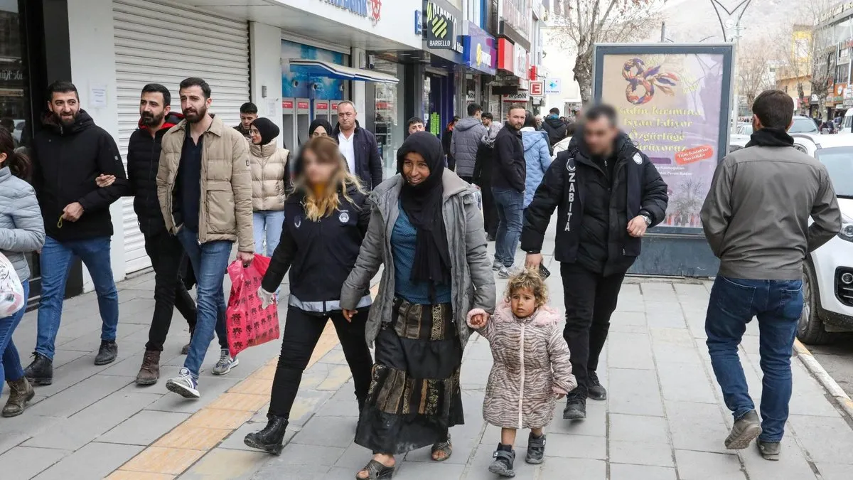 Van'da dilenci operasyonu: 26 bin TL ele geçirildi