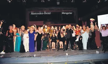 Jübile defilesinde podyuma çıktılar