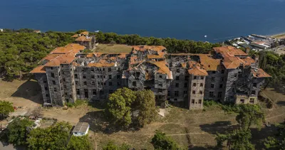 Büyükada Rum Yetimhanesi’nde restorasyon başlıyor! Dünyanın en büyük ikinci ahşap yapısı 57 yıldır bekliyordu...