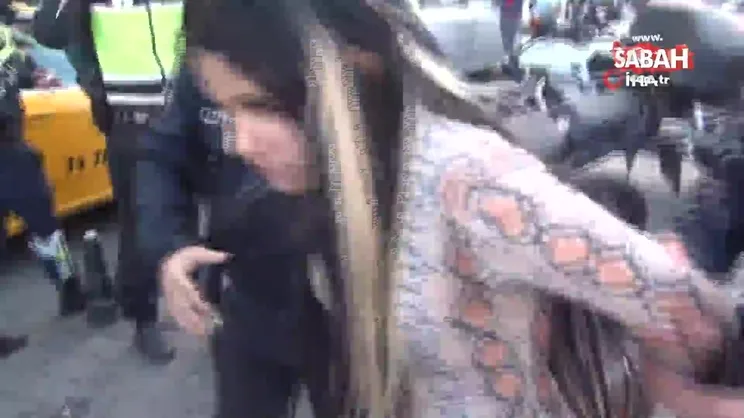Alkollü kadın Taksim’i birbirine kattı