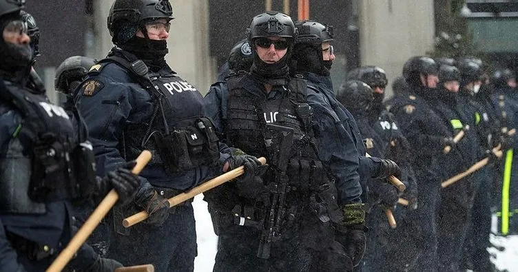 Kanada’da polis eylemcilere karşı kimyasal madde kullandı