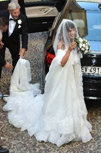 Elisabetta Canalis evlendi