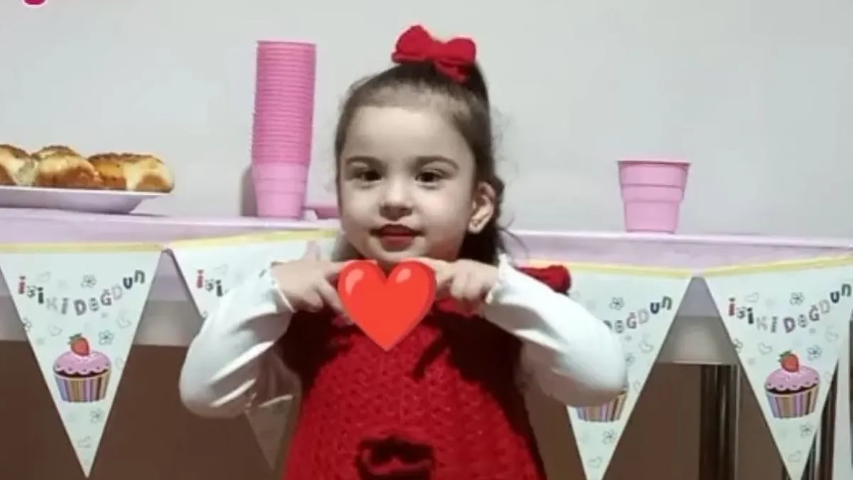 İzmir Urla’da kahreden ölüm: Minik Nazlı havuza düşüp hayatını kaybetti İzmir Urla’da kahreden ölüm: Minik Nazlı havuza düşüp hayatını kaybetti