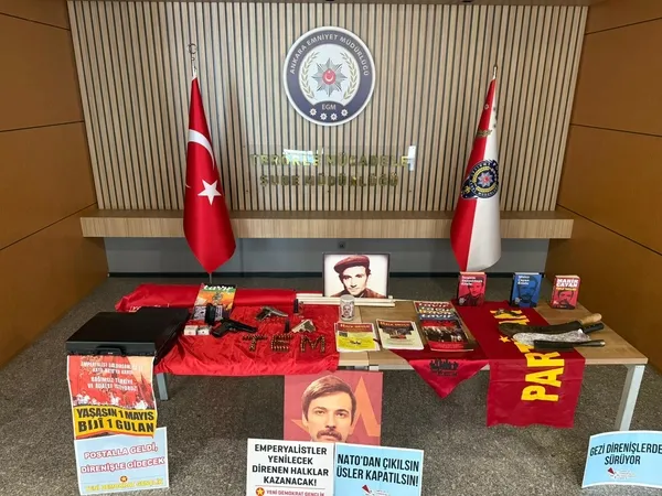 son-dakika-ankarada-jandarma-ve-polisten-ortak-operasyonu-teror-orgutleriyle-baglantili-209-kisi-gozaltina-ali-1782200332688.jpg