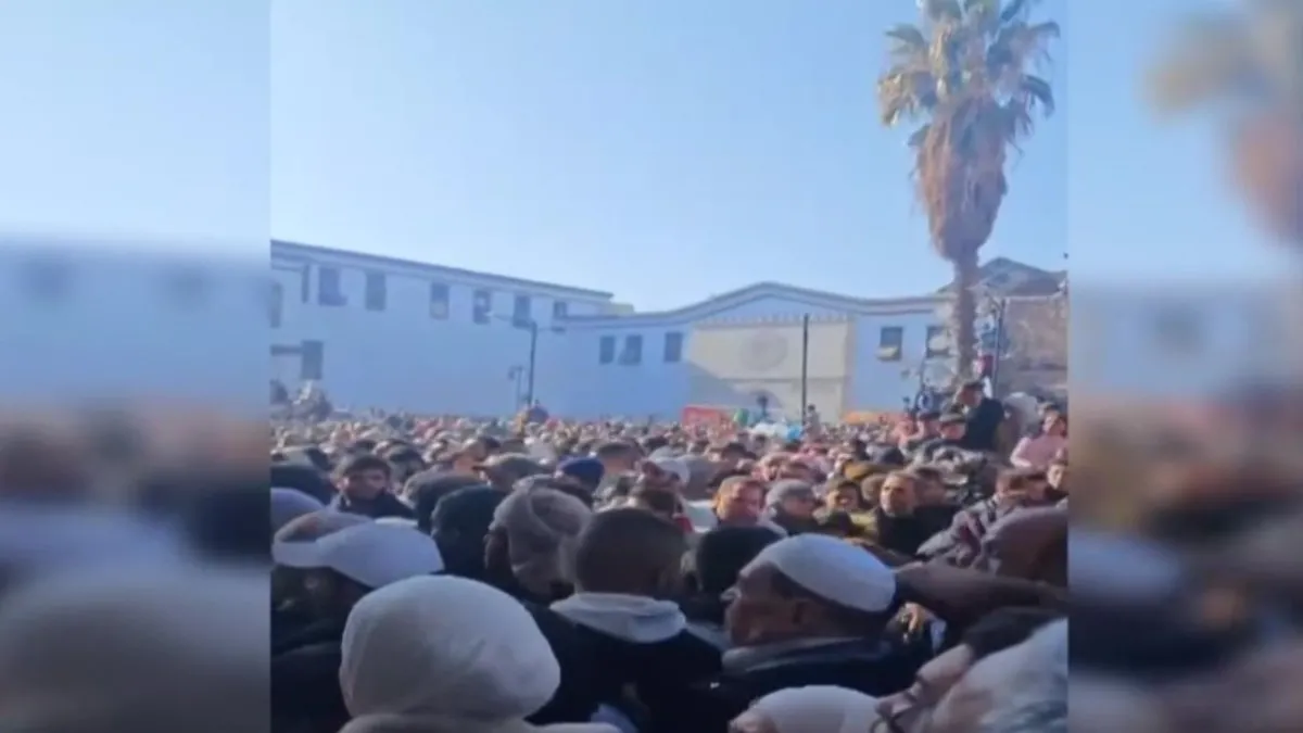 SON DAKİKA | Şam Emevi Camii’nde izdiham! Ölü ve yaralılar var SON DAKİKA | Şam Emevi Camii’nde izdiham! Ölü ve yaralılar var