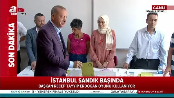 Başkan Erdoğan ve Bakan Albayrak ailesiyle birlikte oyunu kullandı