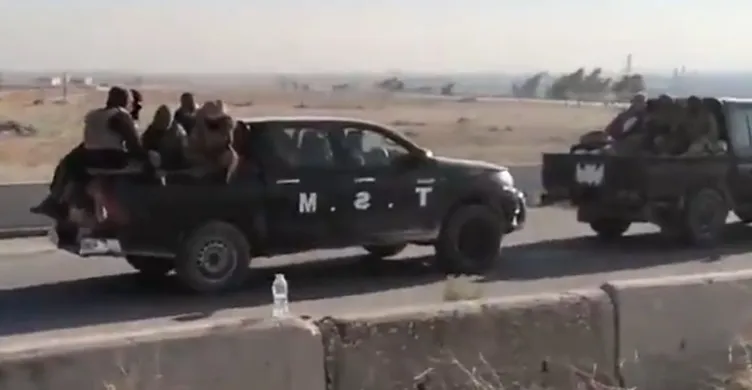 PKK/YPG Halep’i terk ediyor: ABD yapımı zırhlı araçlar görüntülere yansıdı!