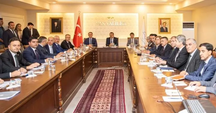 Bakan Yusuf Tekin Van’ı ziyaret etti