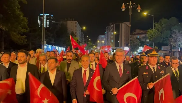 15-temmuz-ruhu-nevsehirde-yeniden-yasatildi-binler-milli-irade-icin-tek-yurek-oldu-1784148068547.jpg