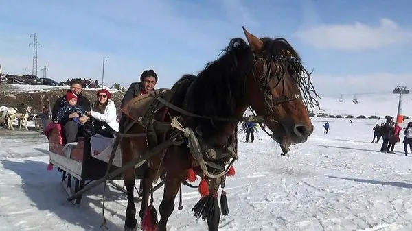 Cıbıltepe'de kayak ve kızak keyfi