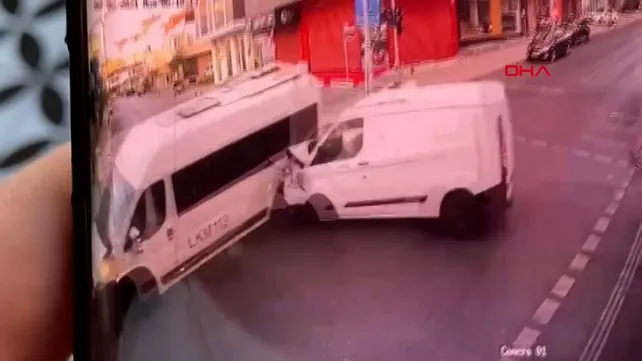 İstanbul Ümraniye'de 1 kişinin öldüğü 5 kişinin yaralandığı feci kazanın görüntüleri ortaya çıktı