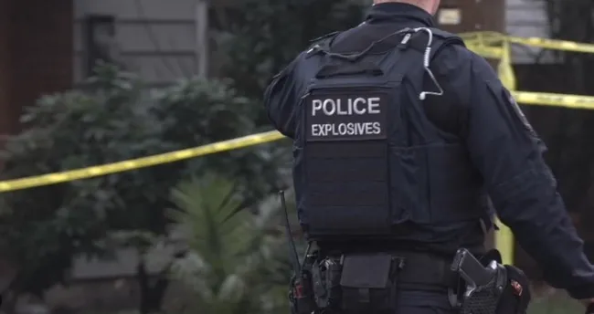 Havada büyük panik! Uçuş sırasında kapıyı açmaya çalışınca… Havada büyük panik! Uçuş sırasında kapıyı açmaya çalışınca…