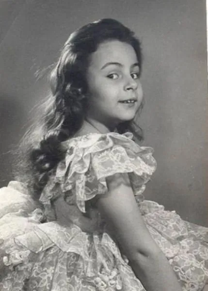 2 yaşında şöhret merdivenlerini hızla çıkmıştı! Yeşilçam’ın ’Ayşecik’i Zeynep Değirmencioğlu artık çok farklı bir yaşam sürüyor!