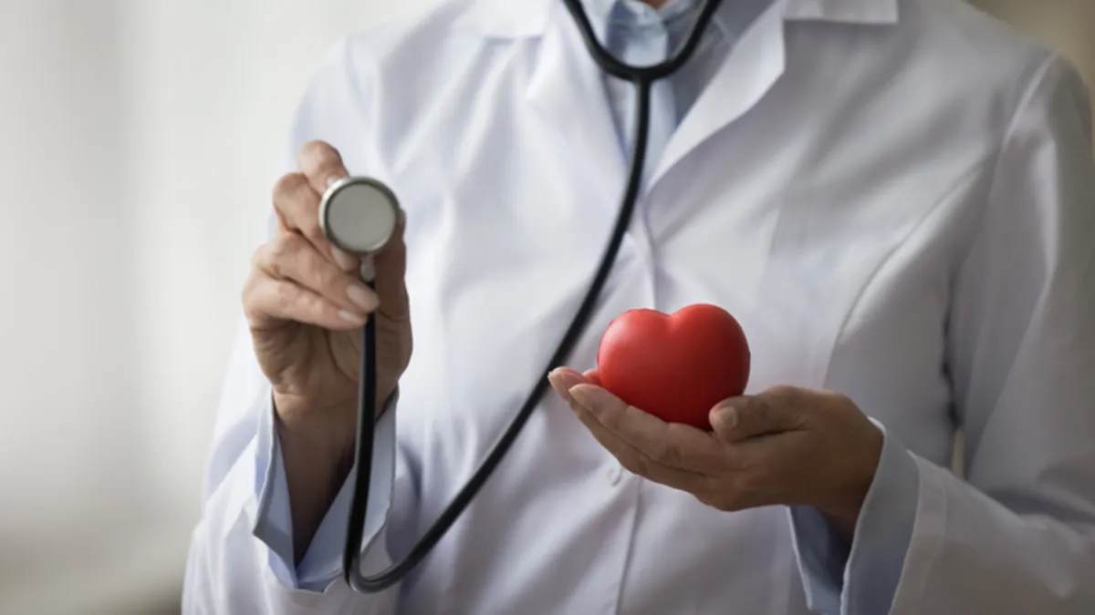 Ramazan’da kalp sağlığı için 5 altın kural! İlaç takibinden beslenme düzenine uzmanından önemli tavsiyeler… Ramazan’da kalp sağlığı için 5 altın kural! İlaç takibinden beslenme düzenine uzmanından önemli tavsiyeler…