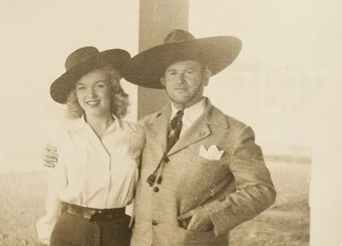 Marilyn Monroe hiç görülmemiş fotoğraflarıyla şaşırttı!