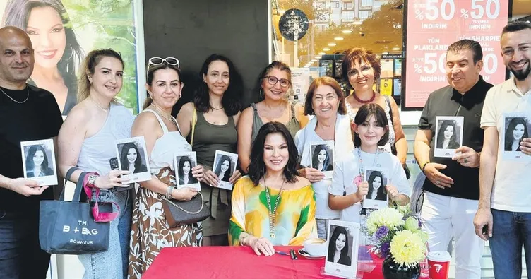 Aydan Şener’e imza gününde yoğun ilgi