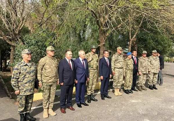Milli Savunma Bakanı Nurettin Canikli sınır hattında