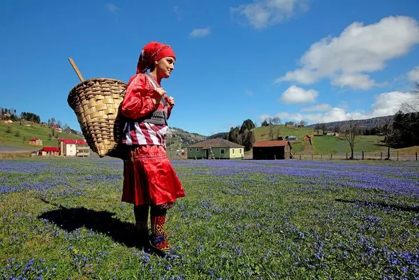 'Mor yayla'ya ziyaretçi akını