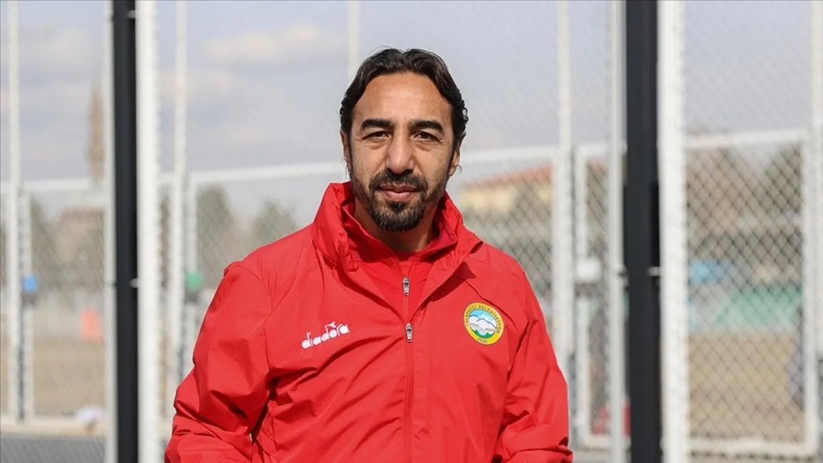 43 yaşındaki İbrahim Öztürk, futbolu bıraktı 43 yaşındaki İbrahim Öztürk, futbolu bıraktı