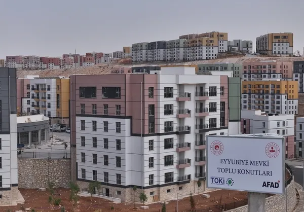 asrin-insasi-turkiyenin-basarisi-455-bin-konut-tamam-1766572815134.jpg