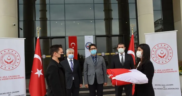 Kocaeli bayrağı, İstanbul’dan teslim aldı