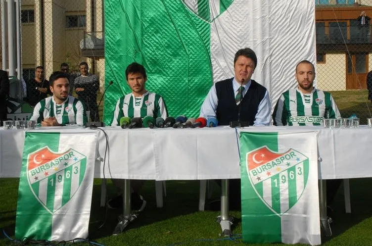 Bursaspor’da yeni transferler, taraftarla buluştu