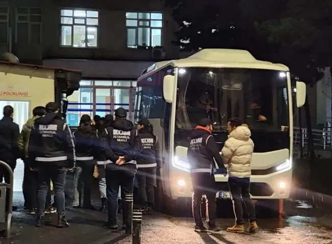 riza-akpolat-ve-suc-orgutunun-tutuklamaya-sevk-yazisi-ortaya-cikti-1737058211977.jpeg Rıza Akpolat ve suç örgütünün tutuklamaya sevk yazısı ortaya çıktı