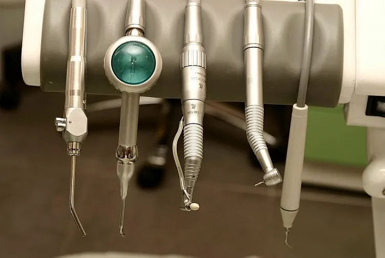 70 yaşındaki kadının diş tedavisinde korkunç ölümü! “20 dakikada bütün dişleri çekti”