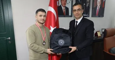 Ağrılı boksör Sezgin Acar, Türkiye üçüncüsü oldu
