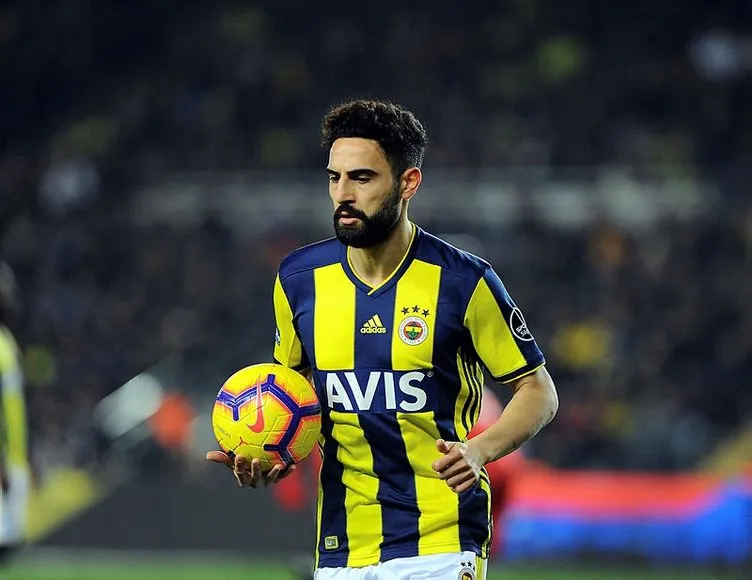 Fenerbahçe’de kadro dışı bırakılan Mehmet Ekici için flaş transfer iddiası