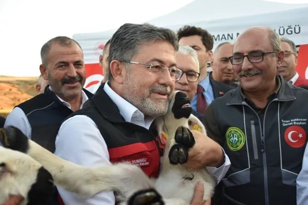 bakan-yumakli-aricilar-yangin-riskine-karsi-tedbirli-olmali-1788542642169.jpg