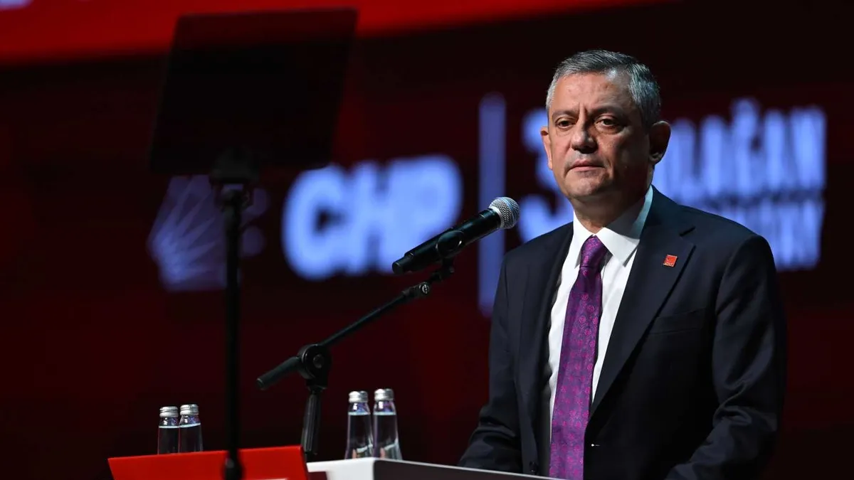 Özgür Özel’den CHP’yi karıştıran hamle: Partiyi yolsuzluk skandalının aktörlerine emanet etti Özgür Özel’den CHP’yi karıştıran hamle: Partiyi yolsuzluk skandalının aktörlerine emanet etti