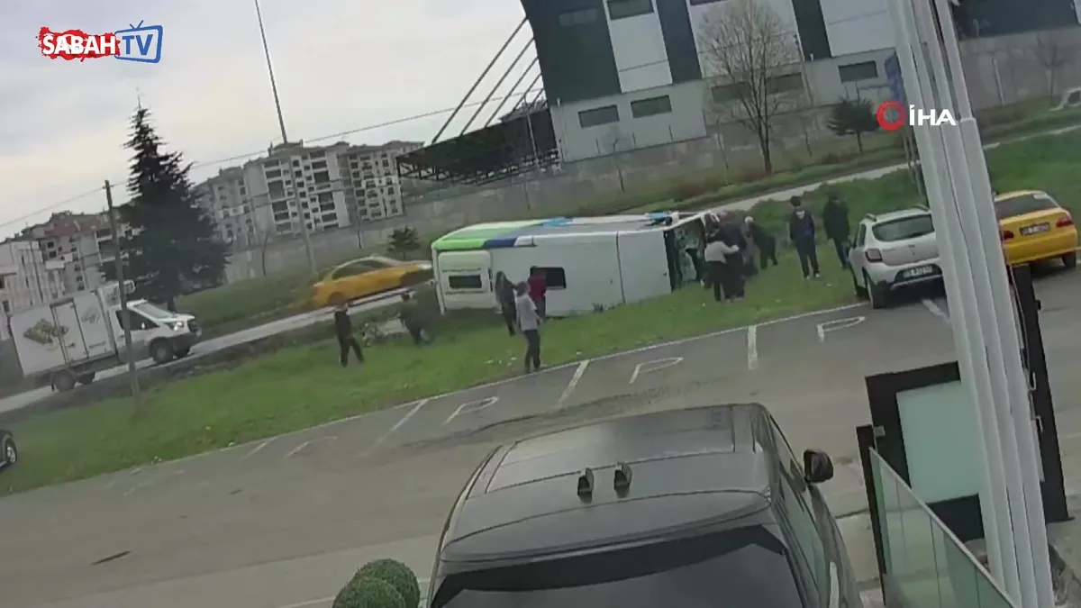 Samsun’da öğrenci servisi kaza yapmıştı! O anların görüntüsü ortaya çıktı | Video videosunu izle Samsun’da öğrenci servisi kaza yapmıştı! O anların görüntüsü ortaya çıktı | Video videosunu izle