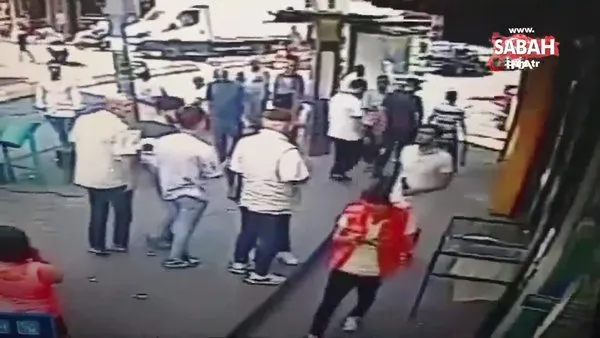 İstanbul’da müşteriye “sigara içilmez” dayağı kamerada: Uçan tekmeyle saldırdılar | Video